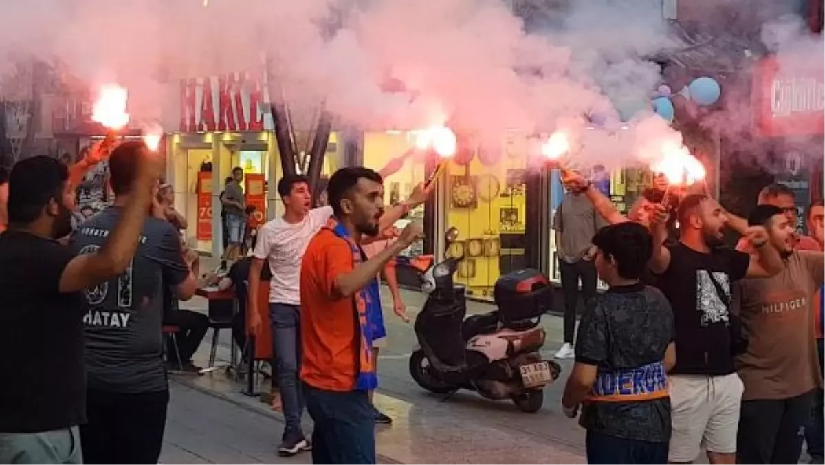İskenderunspor taraftarları, kulüp başkanının istifasını engellemek için sokağa çıktı