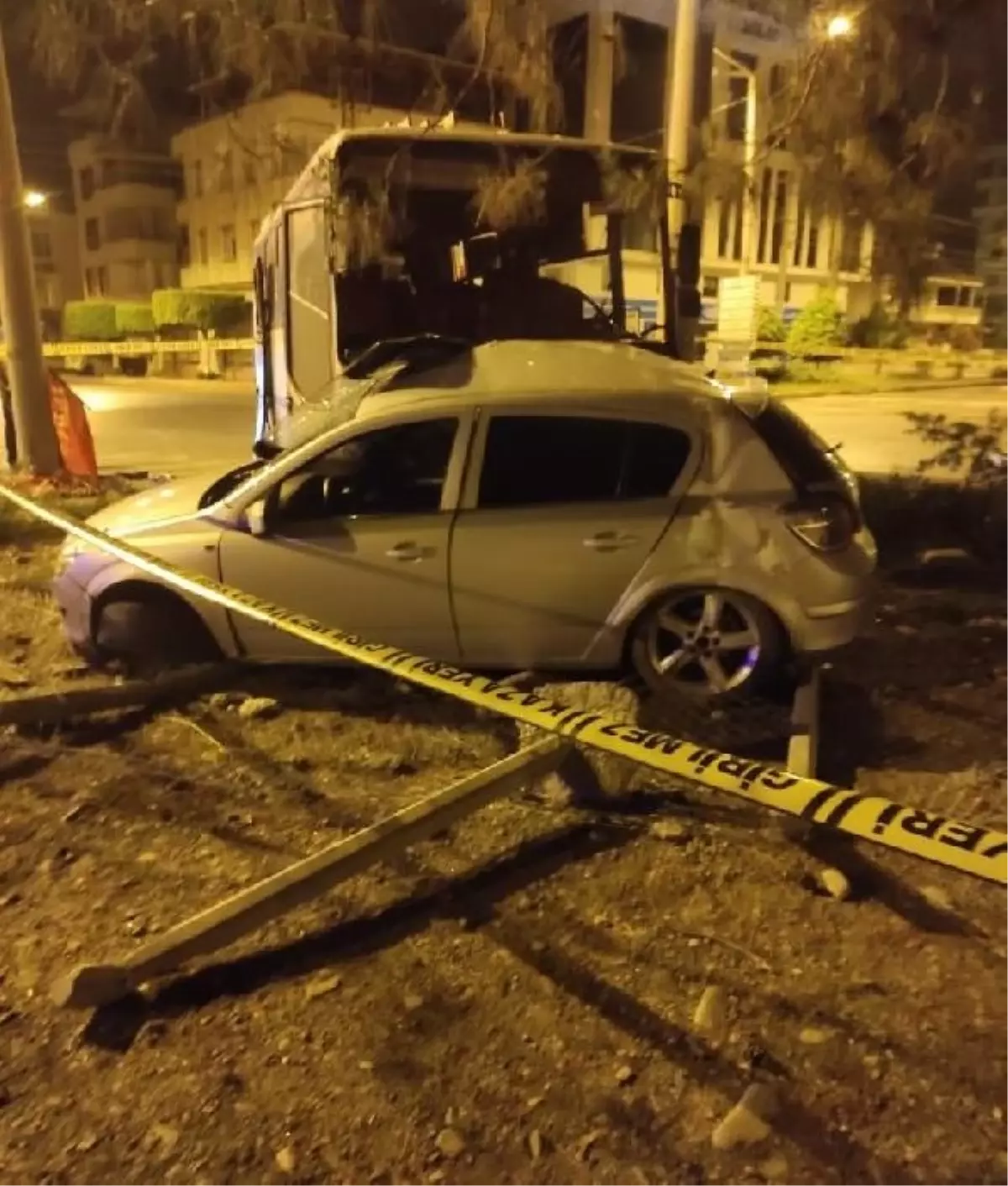 Hatay'da trafik kazası: 1 ölü, 24 yaralı
