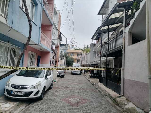 Son Dakika! İzmir'de bir evde yabancı uyruklu 3 şahsın cansız bedeni bulundu