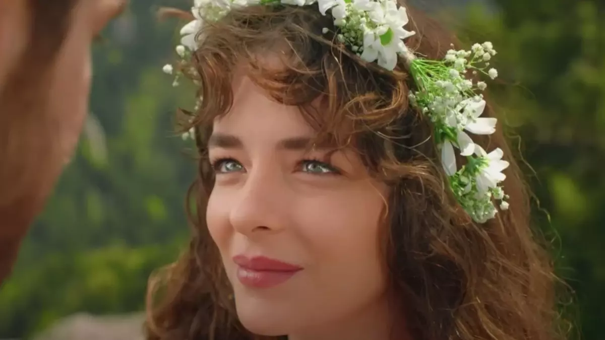 Vermem Seni Ellere Zeliş kimdir? Buse Maral kim, kaç yaşında, nereli? Vermem Seni Ellere Zeliş karakterini kim canlandırıyor?