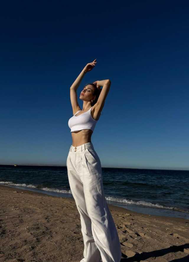 Yaz sezonunu yurt dışında açan Pelin Uluksar, bikinili pozuyla nefes kesti Yaz sezonunu yurt dışında açan Pelin Uluksar, bikinili pozuyla nefes kesti