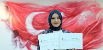 Erzurumlu Aslıhan Bayramoğlu, Atatürk Üniversitesi Güzel Sanatlar Fakültesi'nden birincilikle mezun oldu