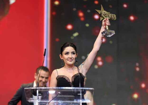 Ali Kınık'tan Melek Mosso'ya sert sözler: Zavallı kızcağız Ali Kınık'tan Melek Mosso'ya sert sözler: Zavallı kızcağız