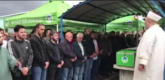 Babalar Günü'nde kızını sınava götürürken yaptığı kazada ölen baba defnedildi