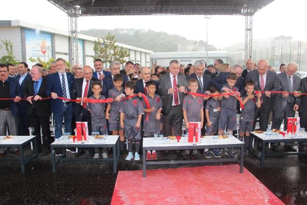 Yılport Samsunspor Mustafa Kemal Erkanat Tesisleri açıldı