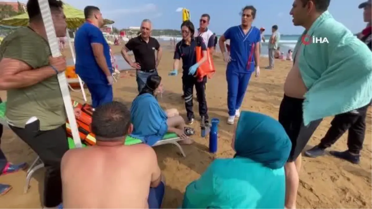 Boğulma tehlikesi geçiren 2 tatilciyi cankurtaranlar kurtardı