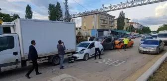 Kırıkkale'de Zincirleme Trafik Kazası: 2 Yaralı