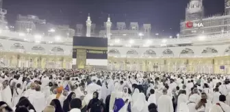 Milyonlarca Hacı Adayı Kabe'ye Kavuştu