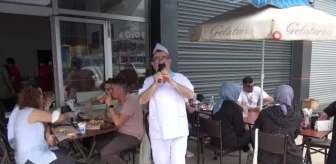 Pide Ustası Her Pazar Müşterilerine Türk Sanat Müziği Konseri Veriyor