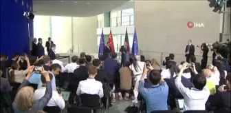 Çin Başbakanı Li ile Almanya Başbakanı Scholz Ticaret ve İklim Değişikliği Konularını Görüştü
