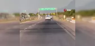 Meksika'da 'dur' ihtarına uymayan sürücü güvenlik güçlerine çarptı