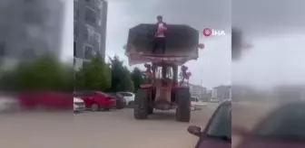 Kepçe operatörü sevgilisine kepçeyle evlilik teklifi yaptı