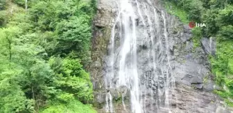 Mençuna Şelalesi doğaseverlerin ilgi odağı