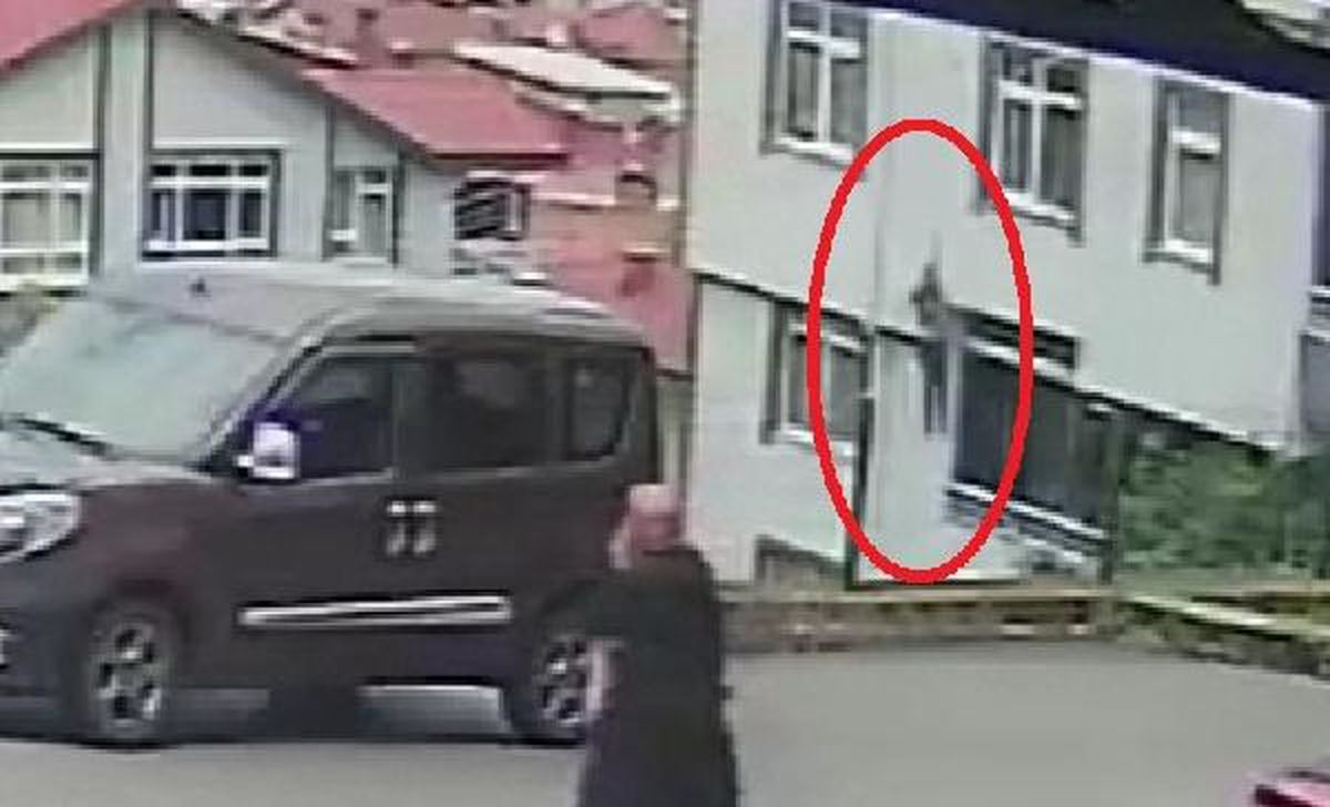 Ordu'da cam silerken düşen kadın ağır yaralandı
