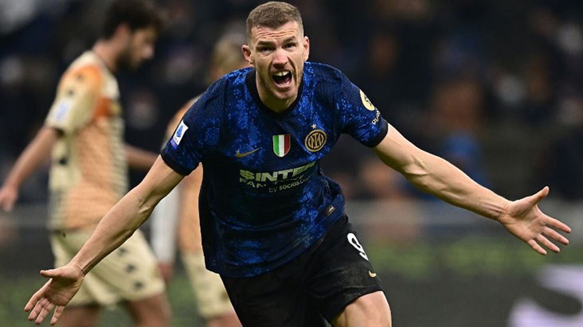 Her şey 48 saat içinde olacak! Fenerbahçe, Dzeko'yu açıklamak için geri sayıma geçti