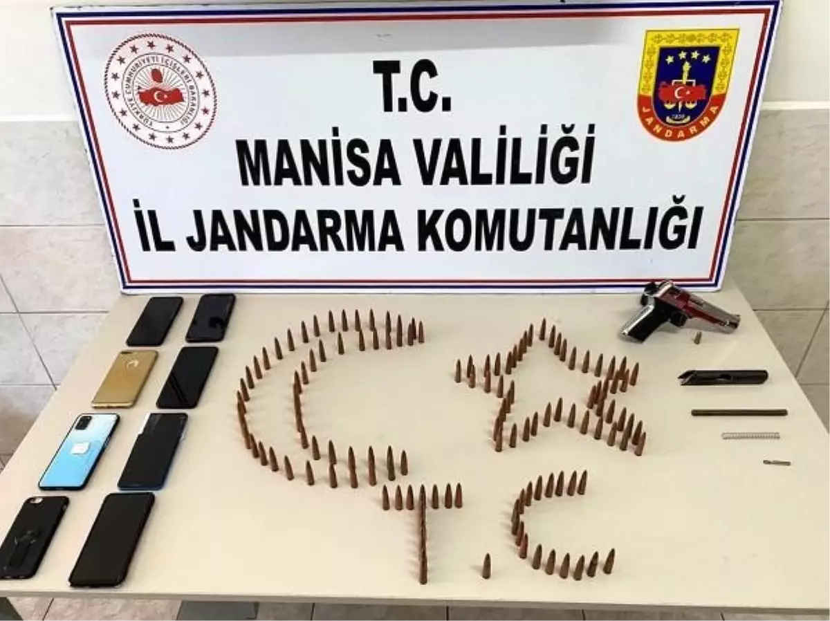 Akhisar'da Kaçak Silah ve Uyuşturucu Operasyonu: 7 Gözaltı