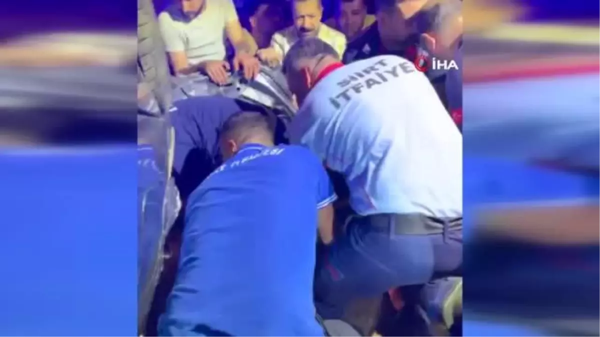 Siirt'te iki otomobil kafa kafaya çarpıştı: 1'i ağır 3 yaralı