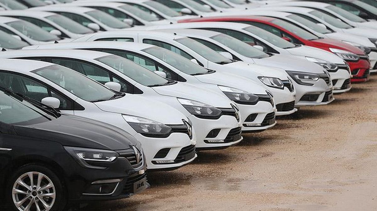 Son Dakika: Otomotiv sektöründe '6 ay 6 bin kilometre' düzenlemesi 2024'e kadar uzatıldı