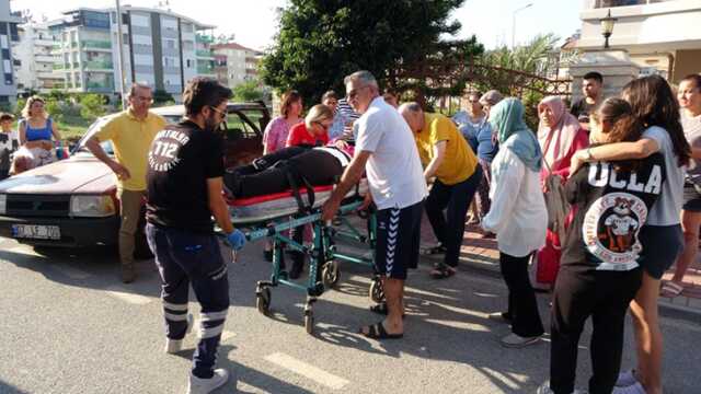 Sürücü Adayının Fren Yerine Gaze Bastığı Kaza