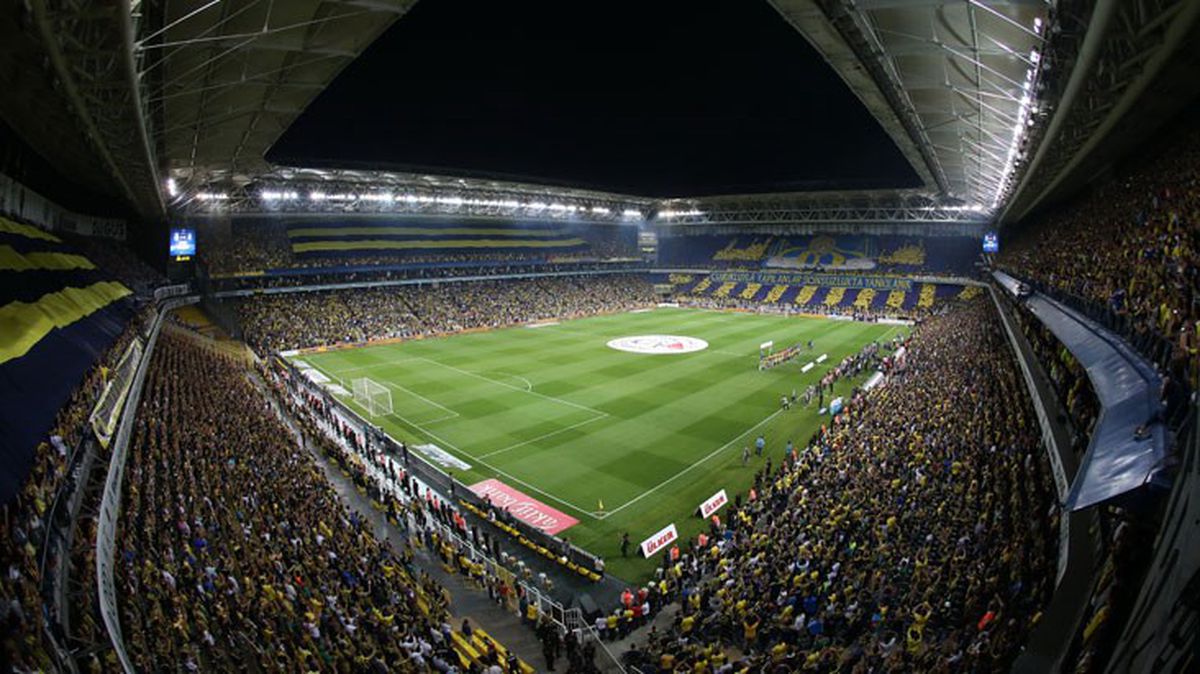 Yeni fiyatlar taraftarın cebini yakacak! Fenerbahçe kombinelerine yüzde 120 zam