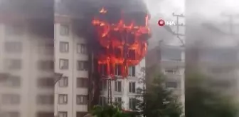 Artvin'de 6 Katlı Otel Yangını
