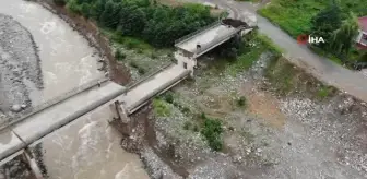 Rize'de köprü çöktü: Dereden alınan kum ve çakıl neden oldu