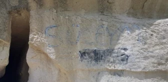 Dünya turizm köyü seçilen Gomeda Vadisi'ne sprey boya ile yazılar yazıldı