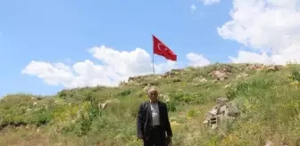 Türkiye'nin ilk kadın korucusunun eşi kaybettikten sonra bayrak nöbetini tek başına sürdürüyor