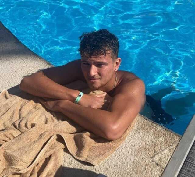 Genç futbolcu, ölen annesine morgda yapılanları duyunca intihar etti Genç futbolcu, ölen annesine morgda yapılanları duyunca intihar etti