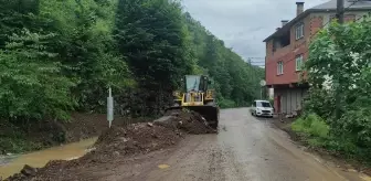 Giresun'da Sağanak Nedeniyle Kapanan Yol Açıldı