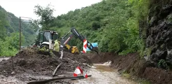 Giresun'da Sağanak Yağış Ulaşımı Kapattı