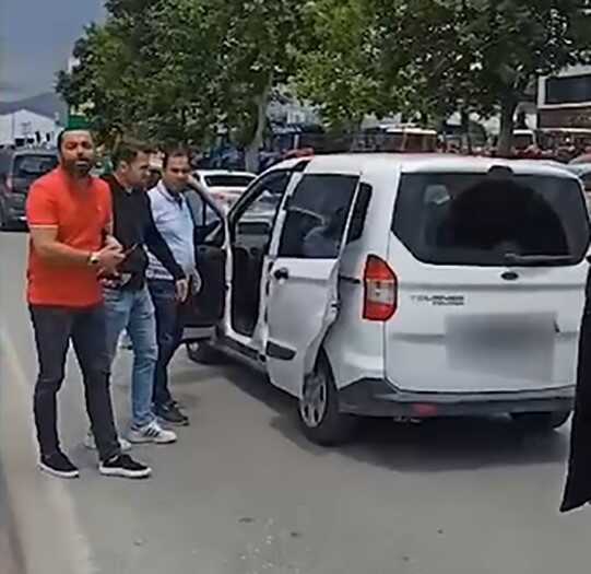 Kendini istihbaratçı olarak tanıtıp 1 yıldır kral dairesinde kalan dolandırıcı yakalandı
