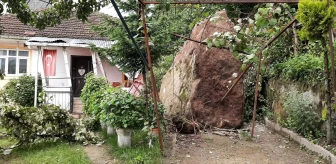 Ordu'da yamaçtan kopan kaya evde hasara yol açtı