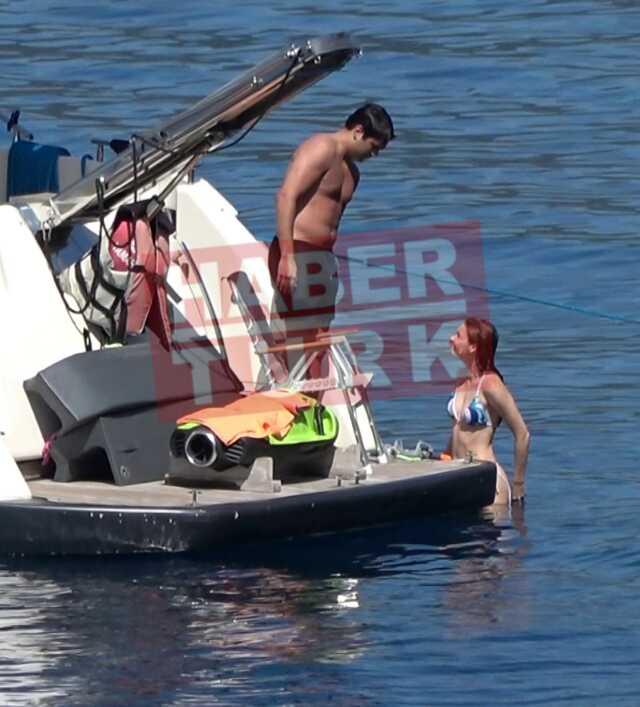 Afra Saraçoğlu Mert Ramazan demir tekne görüntüleri ne, gerçek mi? Afra Saraçoğlu Mert Ramazan demir tekne görüntüleri ne, gerçek mi?