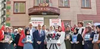 Bakan Göktaş, Diyarbakır'da evlat nöbetindeki aileleri ziyaret etti