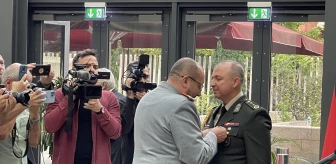Almanya Silahlı Kuvvetlerinden Türk Albay Yılmaz Çetin'e Gümüş Onur Haç Nişanı