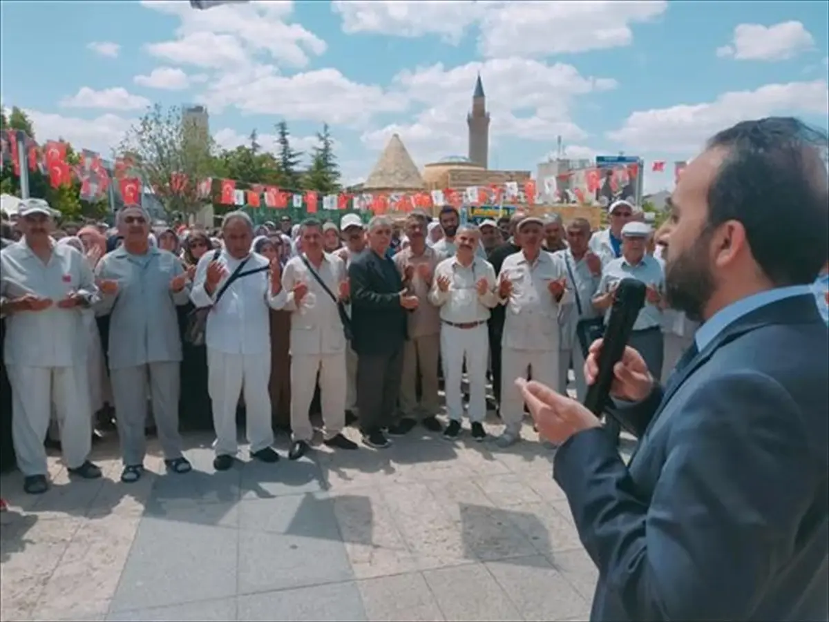 Kırşehir'den Son Hac Kafilesi Uğurlandı