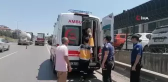 Kocaeli'de tır otomobile çarptı