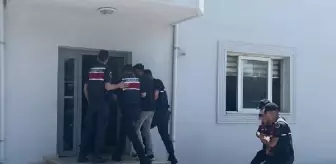 Mersin ve Adana'da silah kaçakçılığı operasyonu: 26 tabanca ele geçirildi