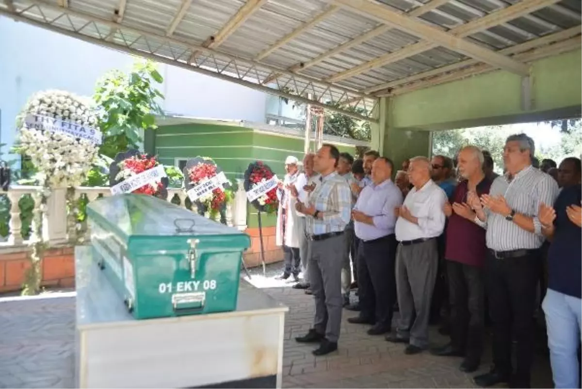 Pilot Saygın Doğan'ın cenazesi Adana'da toprağa verildi