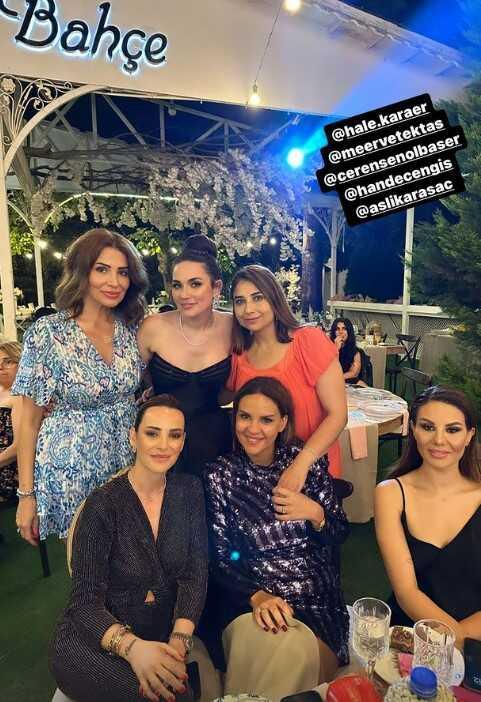 Uzun süre sonra barışan Buse Varol ile eltisi Merve Tektaş yan yana poz verdi Uzun süre sonra barışan Buse Varol ile eltisi Merve Tektaş yan yana poz verdi