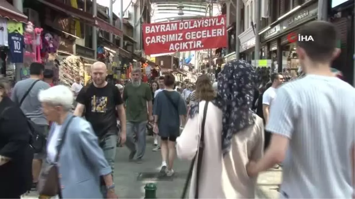 Bursa Tarihi Kapalı Çarşı'da Bayram Yoğunluğu Başladı