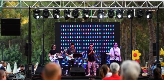 Konyaaltı Belediyesi Gençler İçin 'Yaza Merhaba' Konseri Düzenledi