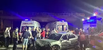 Sakarya'da Üst Geçide Çarpma Kazası: 2 Yaralı