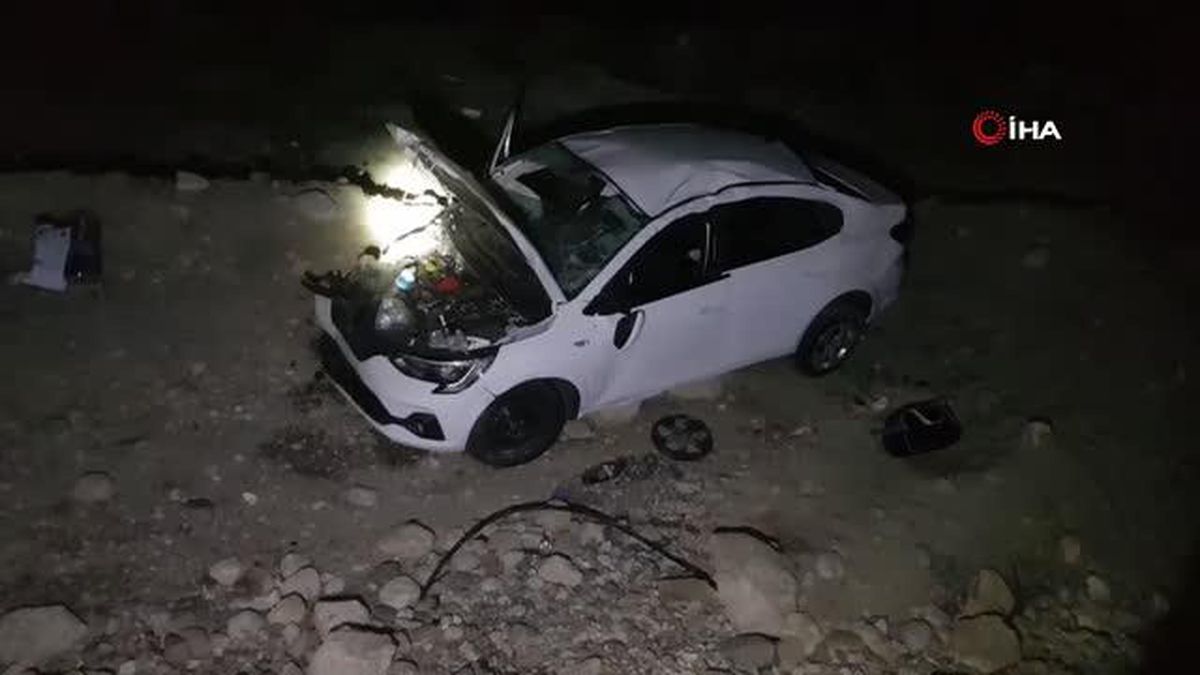 Bayram yolunda 4 metre yükseklikten şarampole uçtu: 5 yaralı