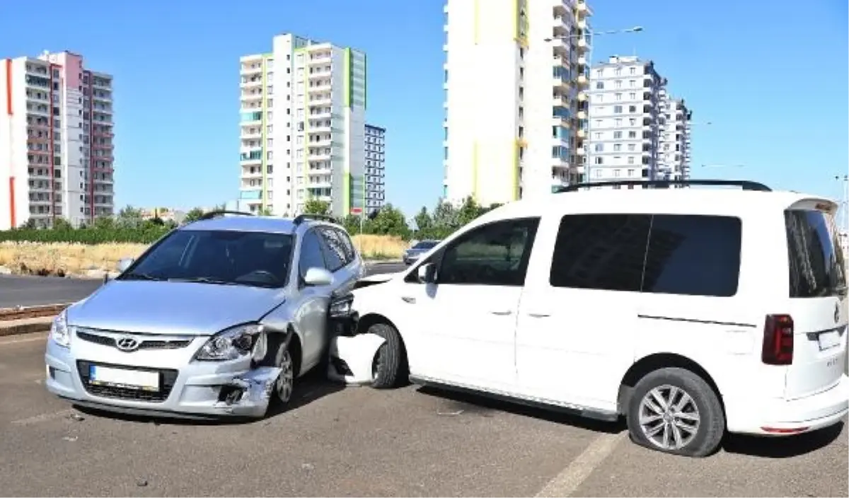 Diyarbakır'da Uyuşturucu Operasyonu: Polis Aracına Çarpan Şüpheli Gözaltına Alındı