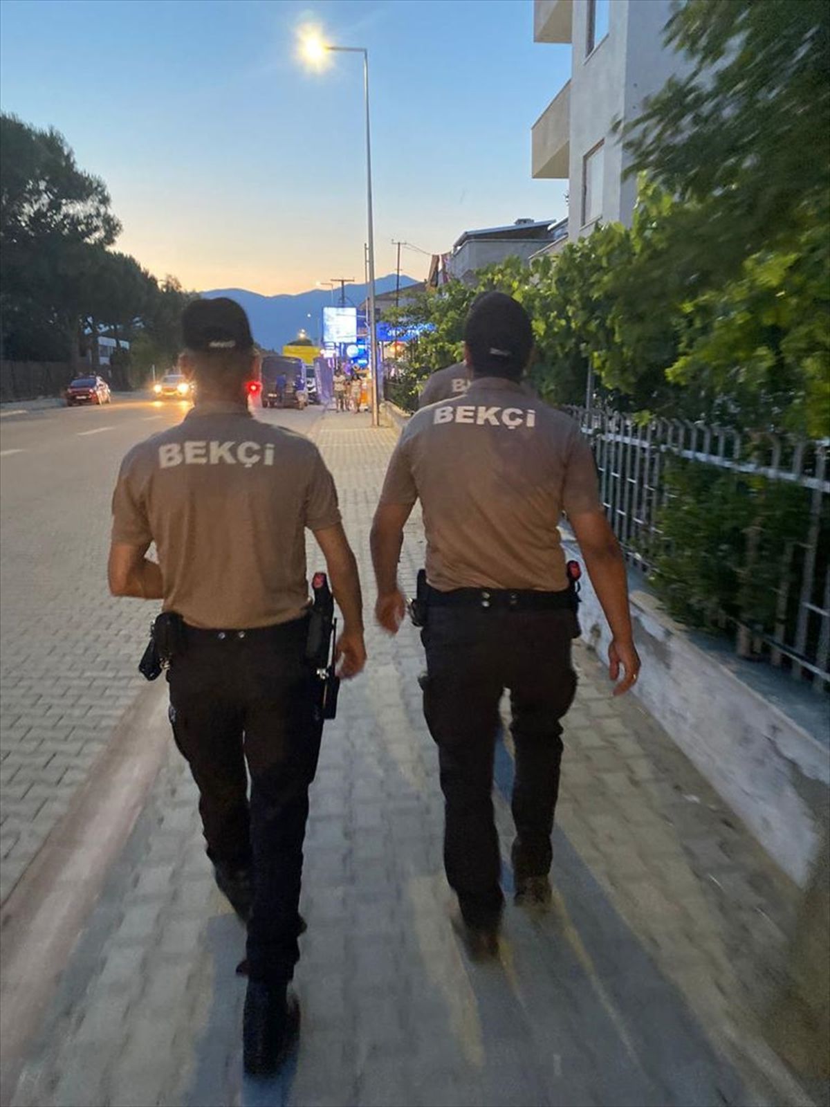 Edremit'te tatilcilerin yoğunluğu nedeniyle asayiş ve trafik denetimleri artırıldı