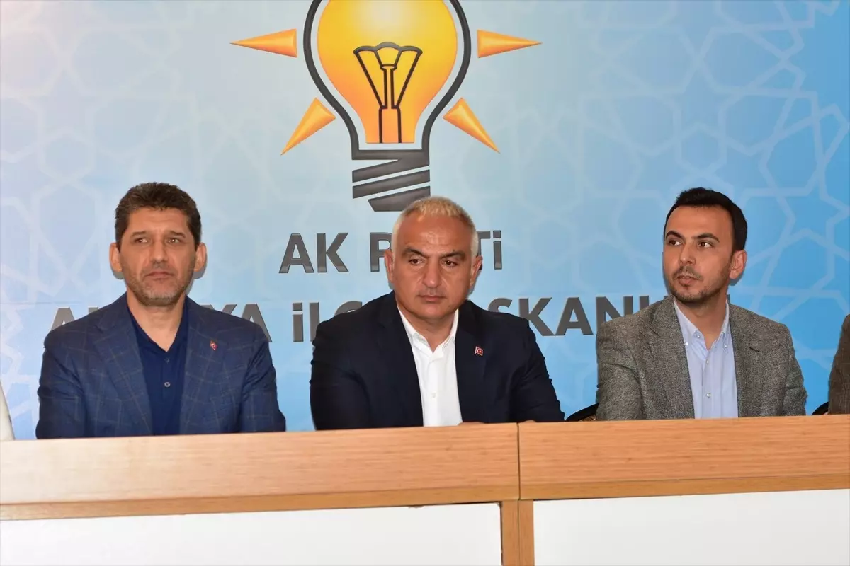 Kültür ve Turizm Bakanı Ersoy: Antalya'ya günlük 100 bin yabancı turist girişi gerçekleşiyor