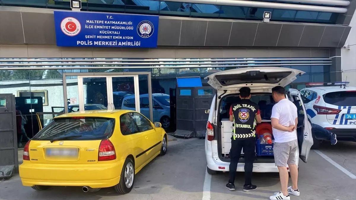 Maltepe'de Ambulans Geçişine Engel Olan Düğün Konvoyuna Para Cezası