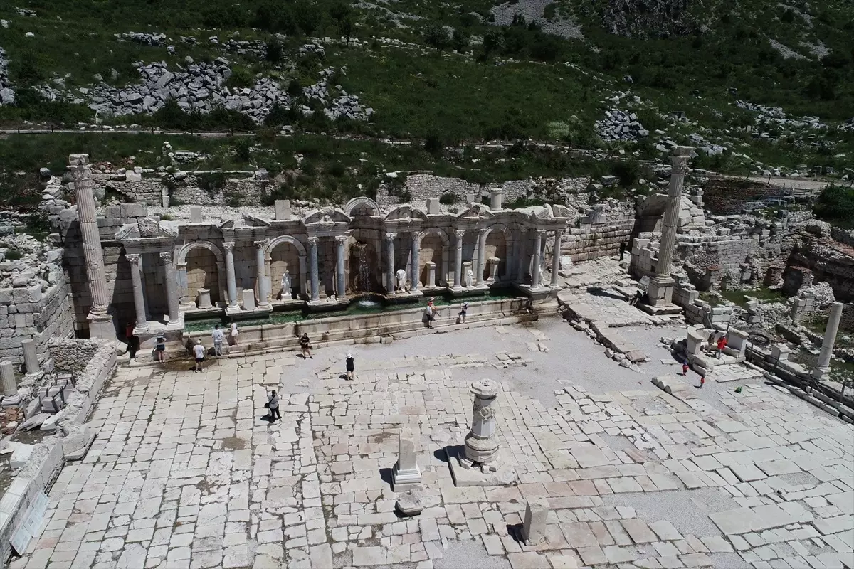Burdur'daki antik kentler bayram tatilinde ziyaretçilerine tarihte yolculuk imkanı sunuyor